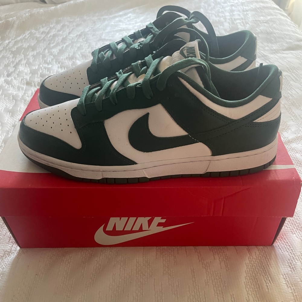 Nike Dunk Low Michigan State Sneakers
